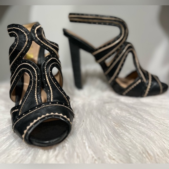 L.A.M.B. By Gwen Stefani Heels - Picture 3 of 17